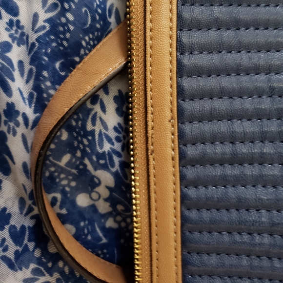 Anne Klein Bag and Wallet Set. - Picture 5 of 10